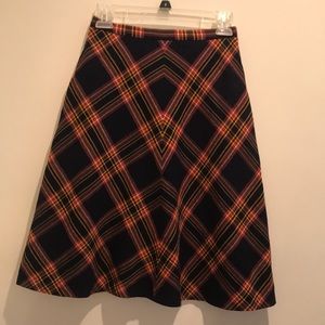 Vintage 1960s Jaeger Wool Skirt. Size 2-4.